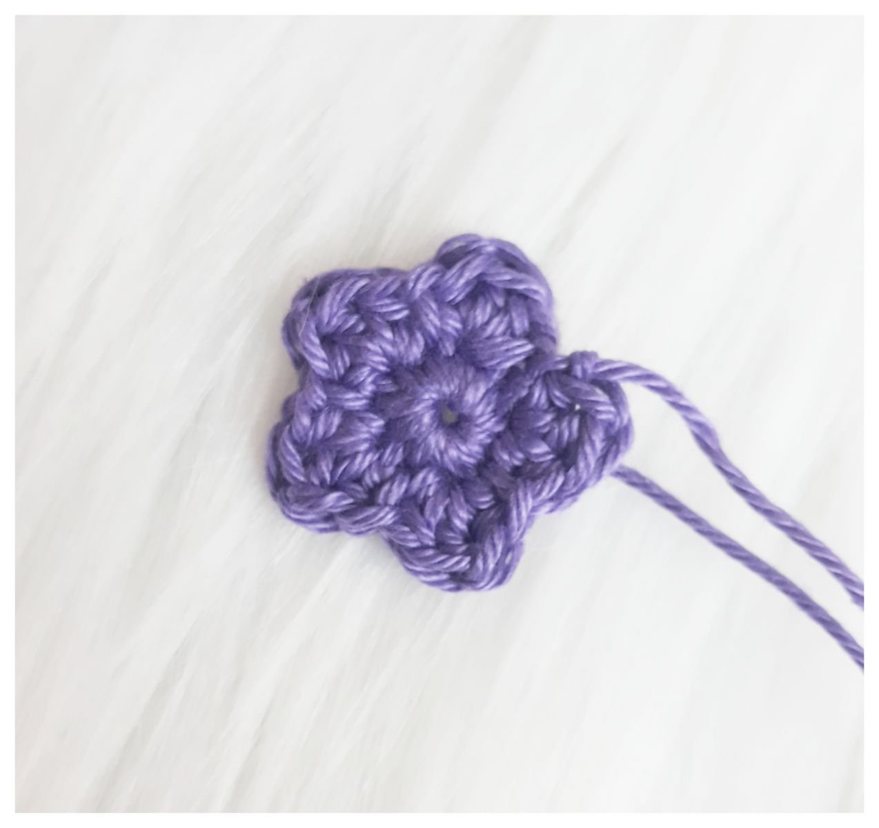 Blog-Inhaltsbild für 'Schmetterling Sarah, kostenlose Häkelanleitung'